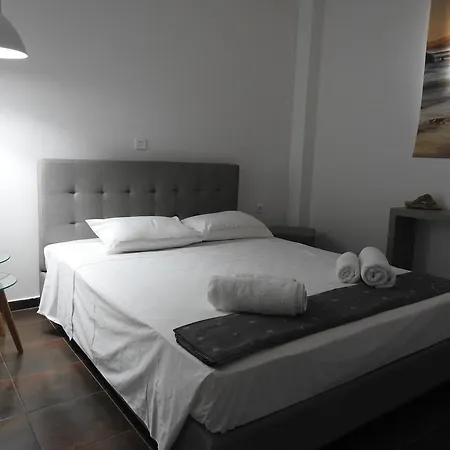 Agrilia * Fira (Santorini)